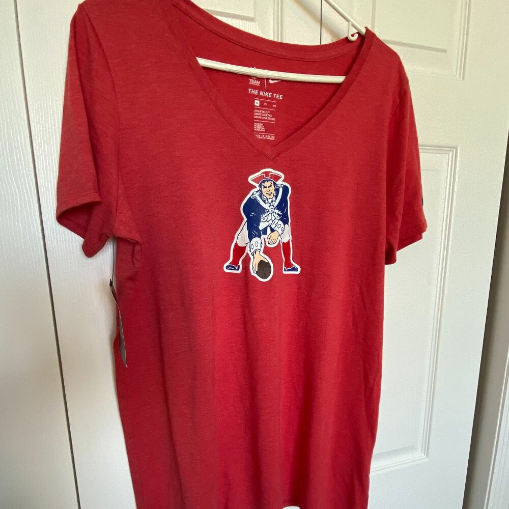 Nike NFL New England Patriots The Nike Tee Women's XL T-Shirt Red